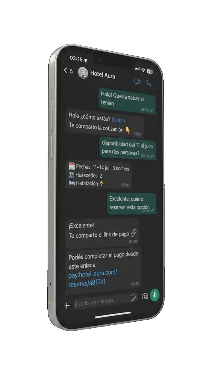 Teléfono con una conversación por WhatsApp